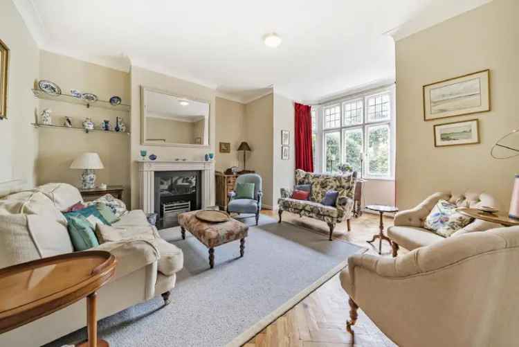 Four Bedroom Victorian House with Large Garden and Parking