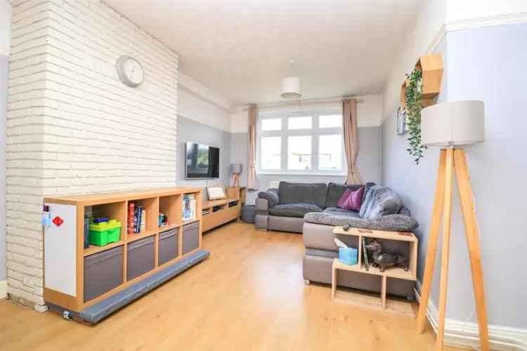 3 Bedroom Semi-Detached House for Sale Mid-Essex