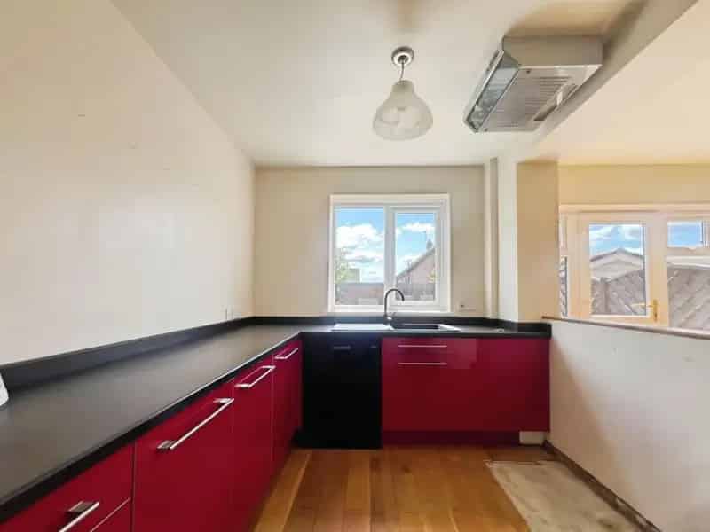3 Bed House for Sale - Leasehold - Prime Location