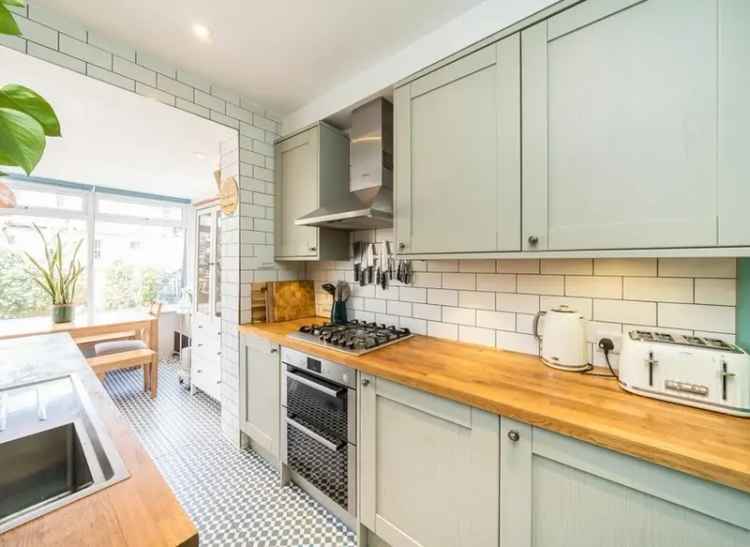 Semi Detached Home Totterdown Two Double Bedrooms Private Garden