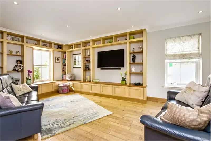 3 Bed Semi-Detached House with 2 Reception Rooms and Double Garage