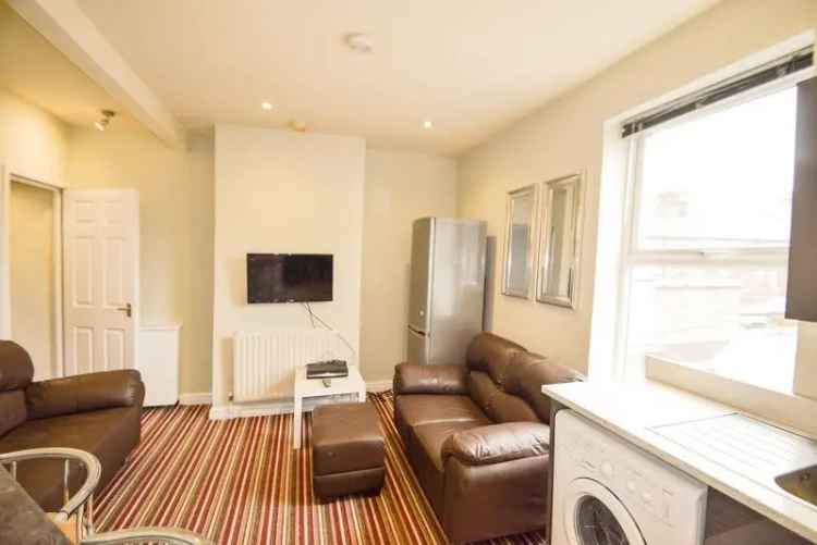 3 bedroom flat to rent