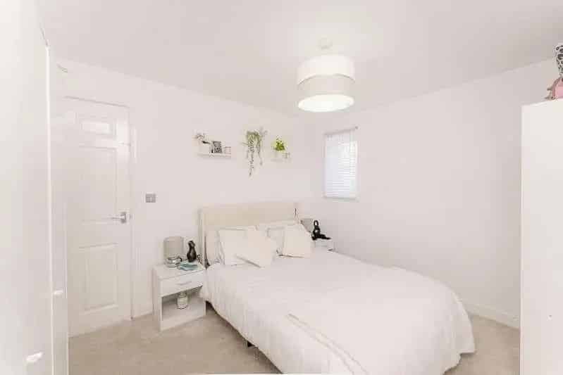 2 Bed Flat for Sale Enfield Highway Near Brimsdown Station