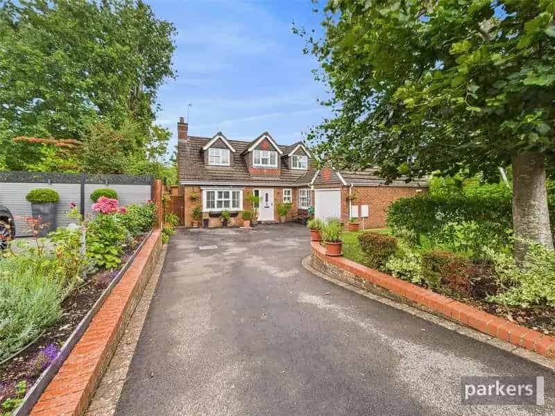 4 bed property for sale