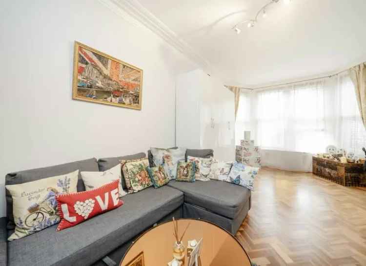 2 Bed Flat near Finchley Road Station - Ground Floor with Patio