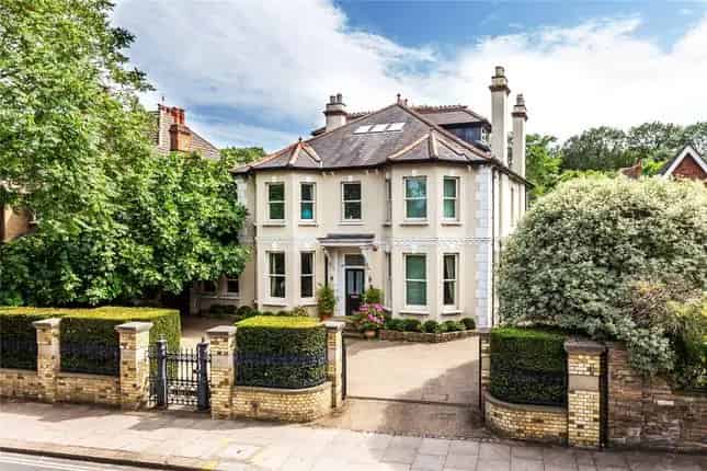 Victorian House for Sale in Sheen Road Richmond