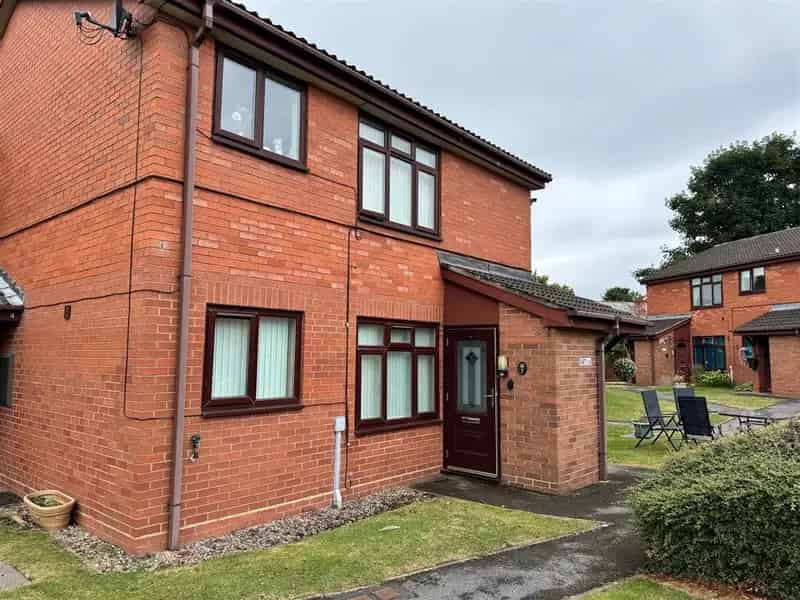 2 bedroom flat for sale