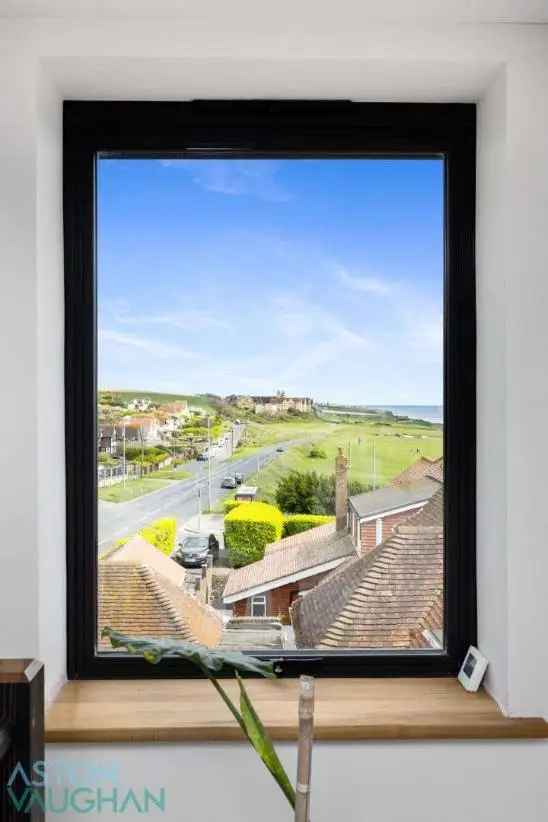 Luxury 6 Bed Art Deco House with Sea Views and Apartment