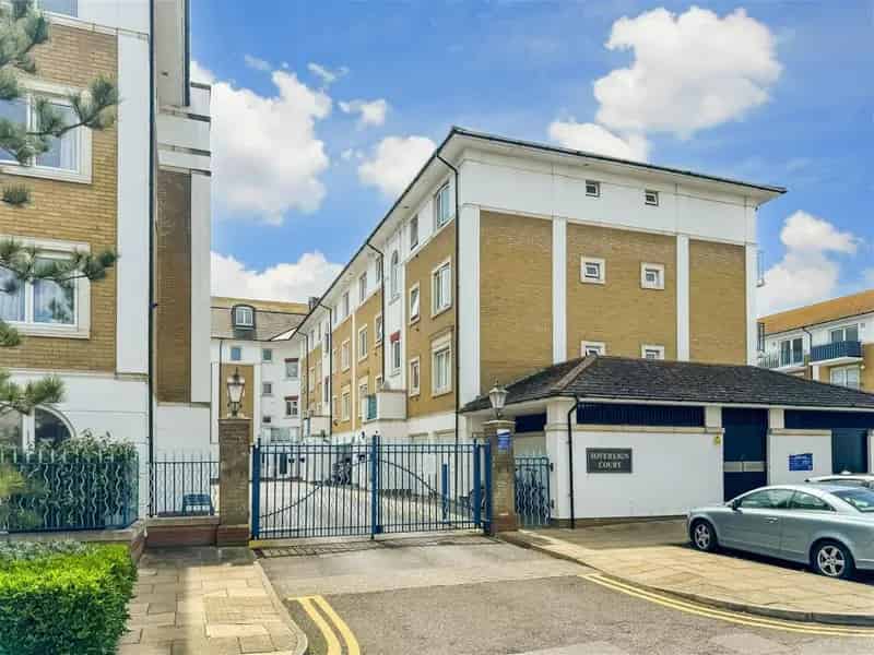 2 Bedroom Duplex Penthouse Apartment Brighton Marina Chain Free