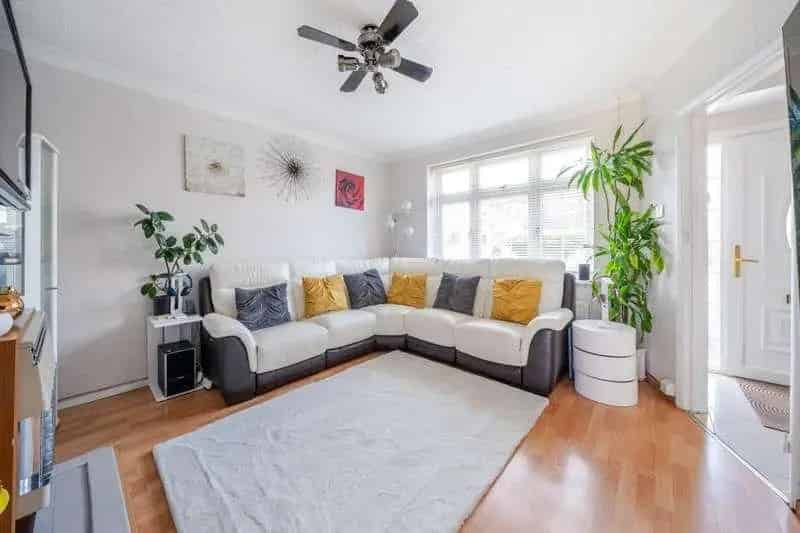 3 Bed House For Sale Near Langley Grammar School