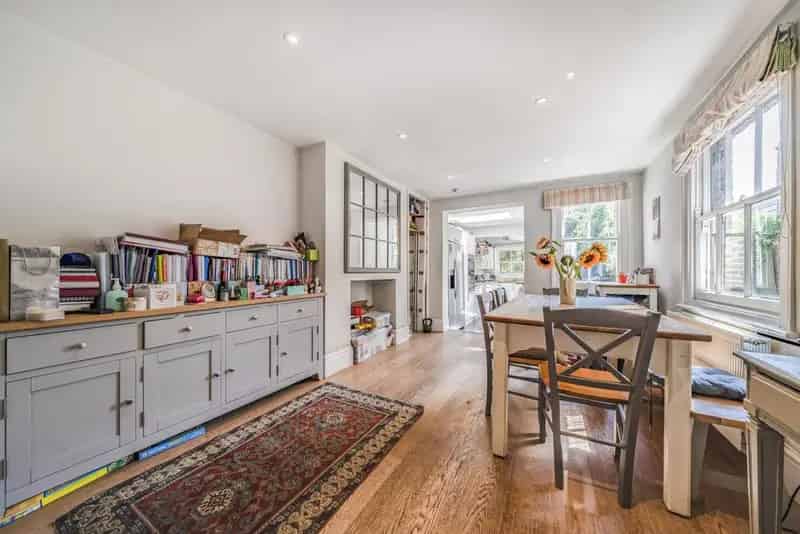 Six Bedroom Victorian House with Large Garden and Parking