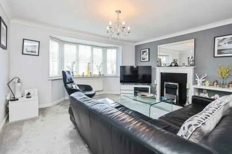 4 Bed Detached House with Ensuite and Garage