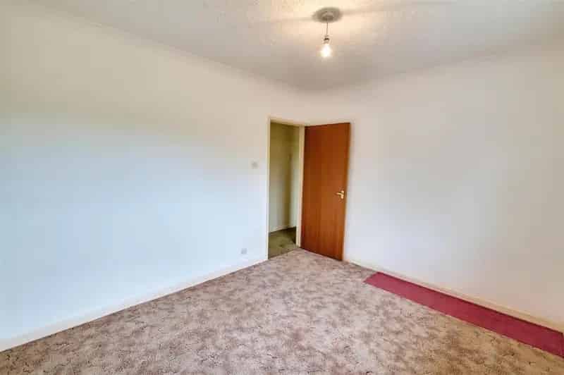 5 Bedroom Bungalow for Sale