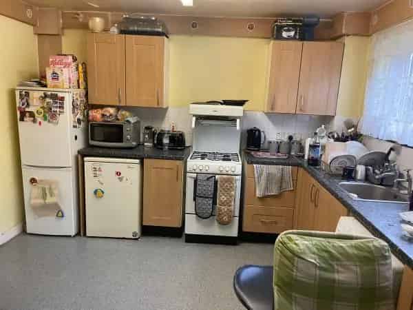 Big Townhouse in Beckton Perfect for Quiet Living