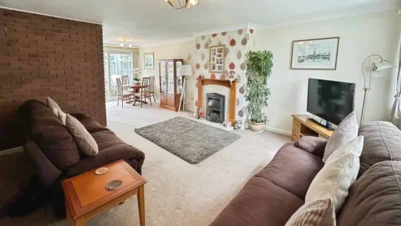 3 Bedroom House For Sale Duchess Way Estate Bristol