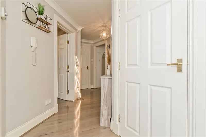 2 Bed Flat - Others with 1 Reception Room