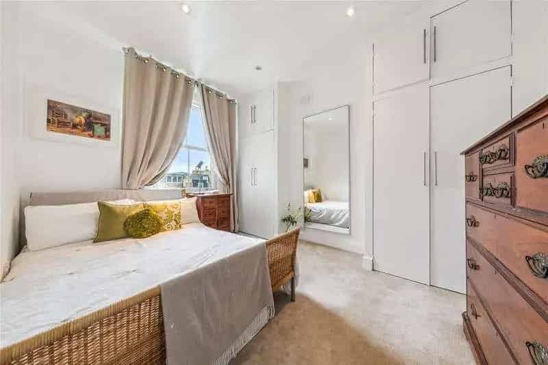 3 Bed Flat for Sale Near Clapham Junction