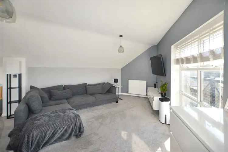 Apartment For Sale in Kirklees, England