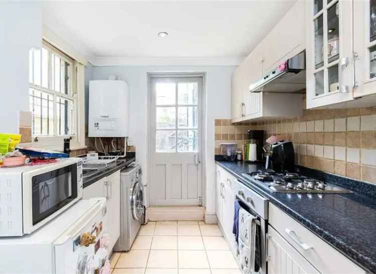 Two Double Bedroom Flat with Private Garden and Off-Street Parking