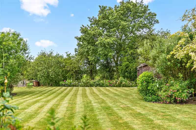4 Bedroom Semi Detached Cottage Roxwell