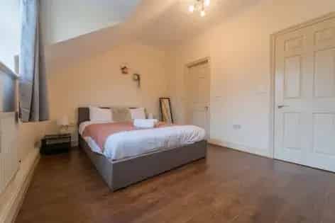 3 rooms flat of 237 m² in Birmingham