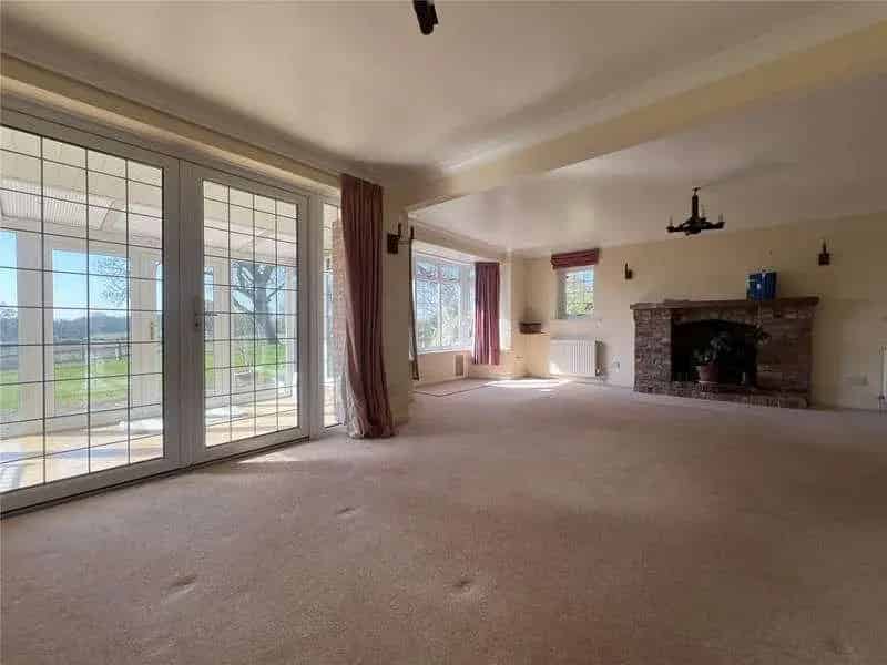 3 Bed House with Annexe and 9.68 Acres