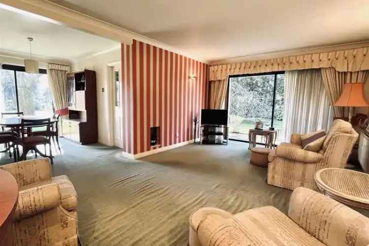 3 Bedroom Flat for Sale Altrincham Spacious Ground Floor Apartment