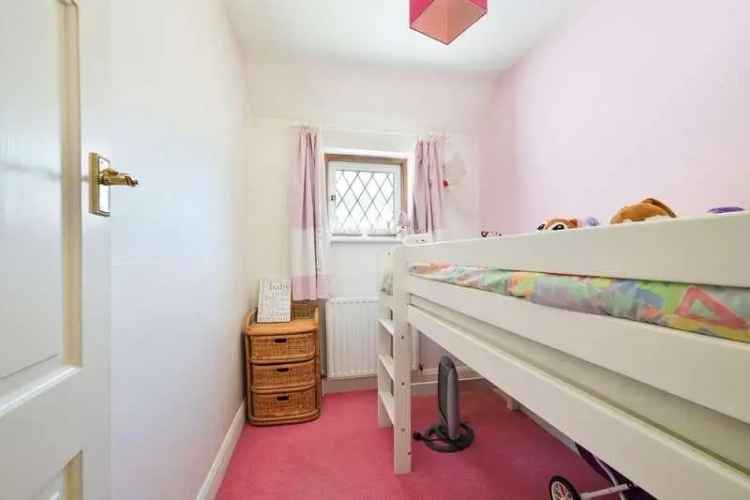 5 Bed Detached House for Sale Near Banstead Village
