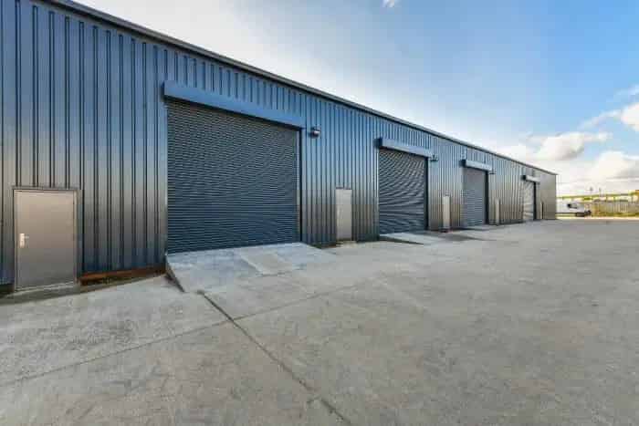 Warehouse Units for Lease High Eaves 3-Phase Power Ample Parking
