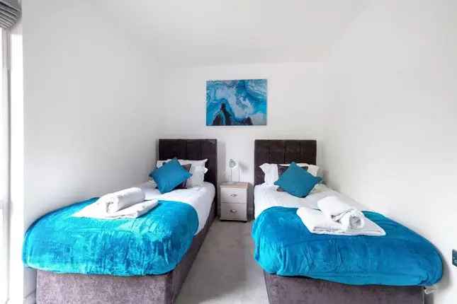 2 Bed Serviced Apartment Surbiton Parking Town Centre Close River Thames