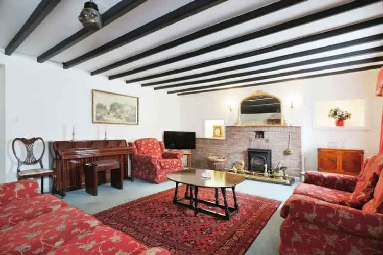 4 Bedroom Grade II Listed House with Outbuilding