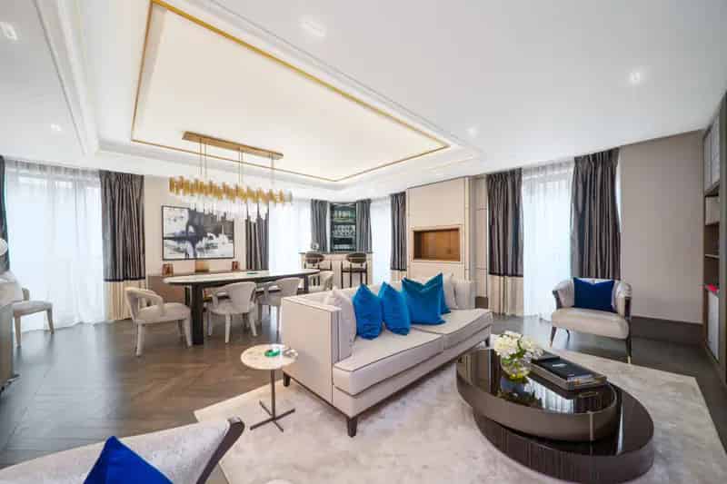 Luxury Mayfair Apartment with Spa and Cinema Access