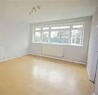 1 Room Flat 42 m² Hendon Central London
