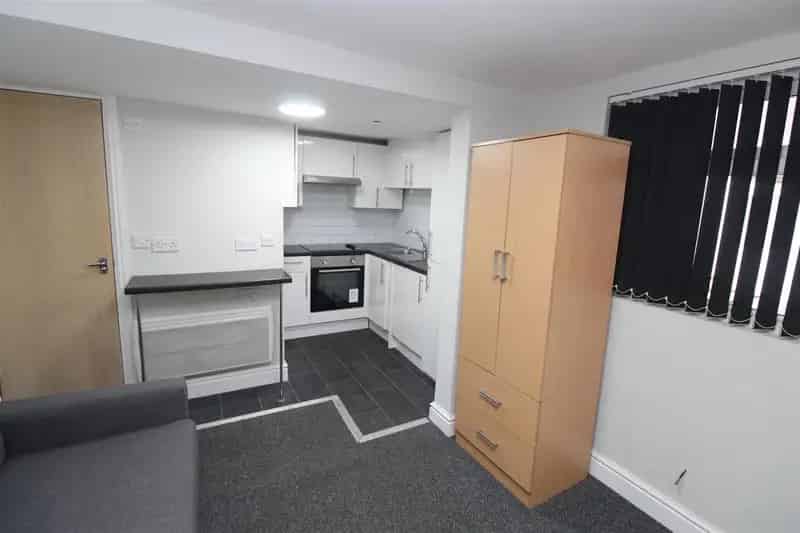 Studio Flat to Rent Cardiff City Centre - Water & Council Tax Included