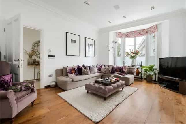 5-Bedroom Townhouse for Sale in St Johns Wood