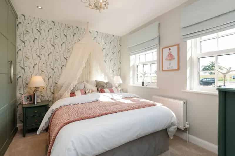 5 Bed House for Sale - Solar Panels & EV Charging
