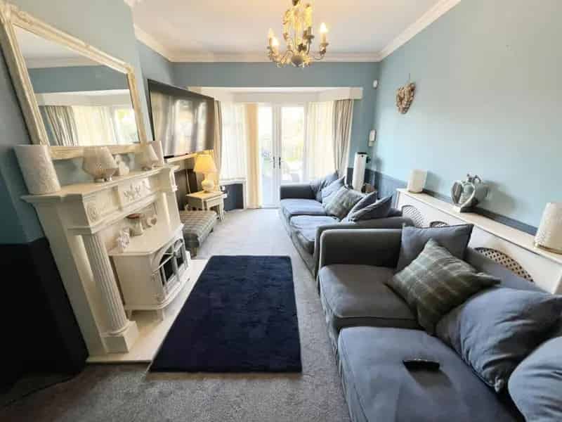 4 Bedroom Semi-Detached House for Sale