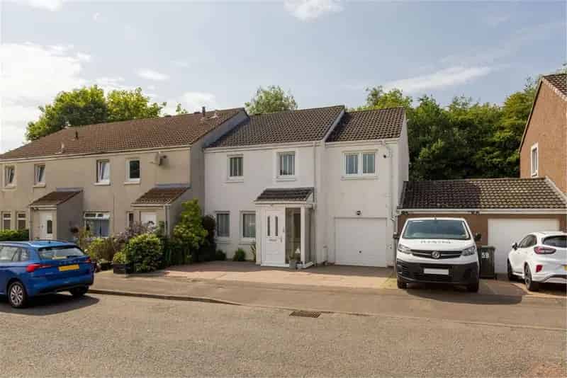 4 Bed Semi-Detached House with 2 Reception Rooms and Garage