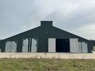 43000 Sq Ft Secure Storage Building For Rent