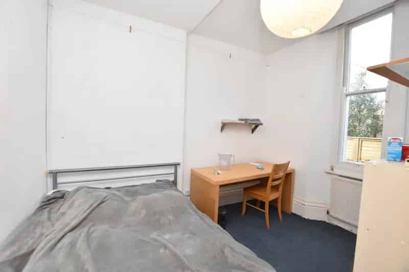 1 Bedroom Ensuite Student House Near Whiteladies Road