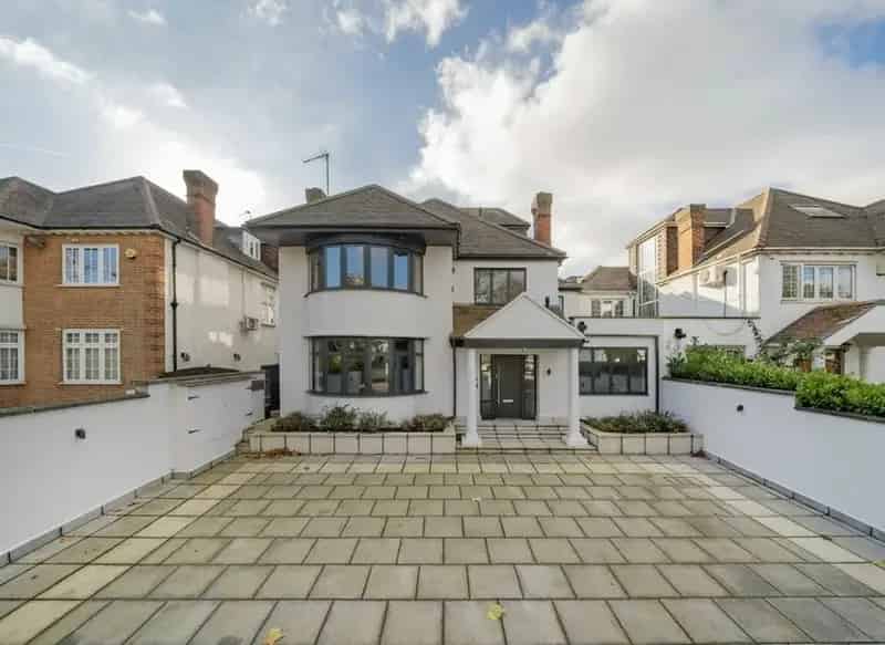 One Bedroom Flat Brondesbury Park Modern Kitchen Chain Free