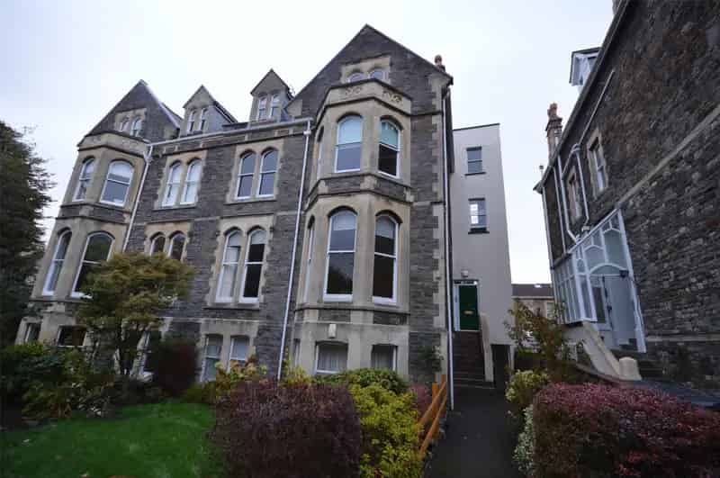 2 Bedroom Flat to Rent Redland June