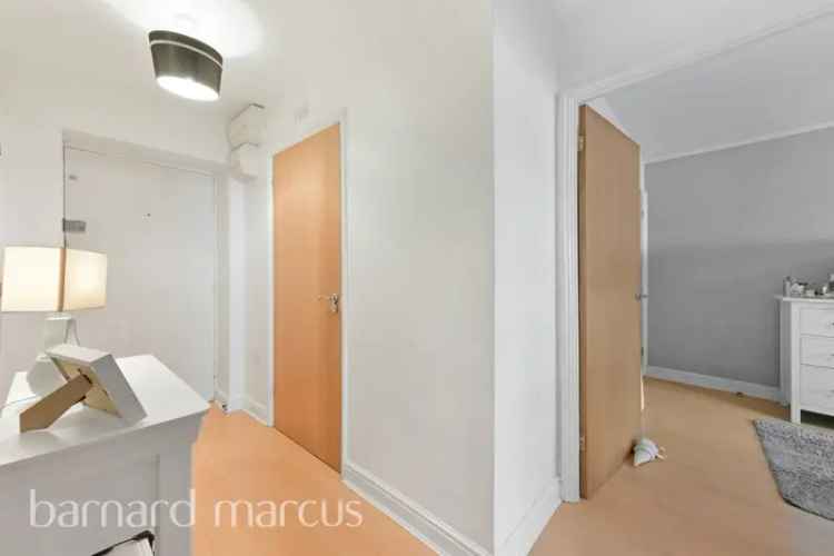 2-Bed Flat Near Epsom Station - Modern Amenities & Commuting Convenience
