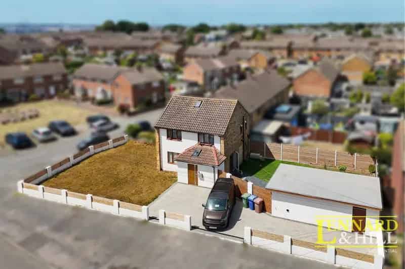 3 Bed House For Sale Stylish Refurbished Family Home