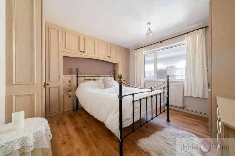 4 Bed Dormer Bungalow For Sale