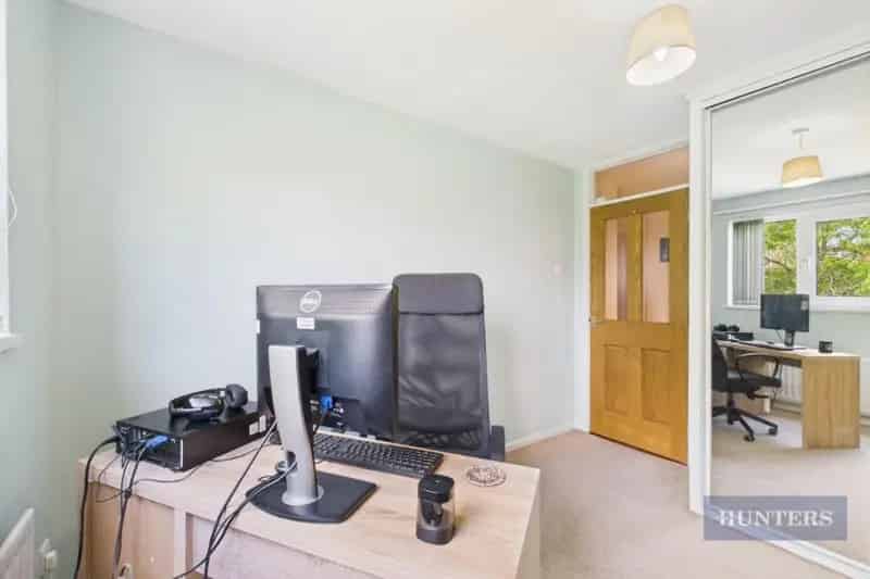 2 Bed Flat for Sale Highfield Southampton Private Garage Residents Parking
