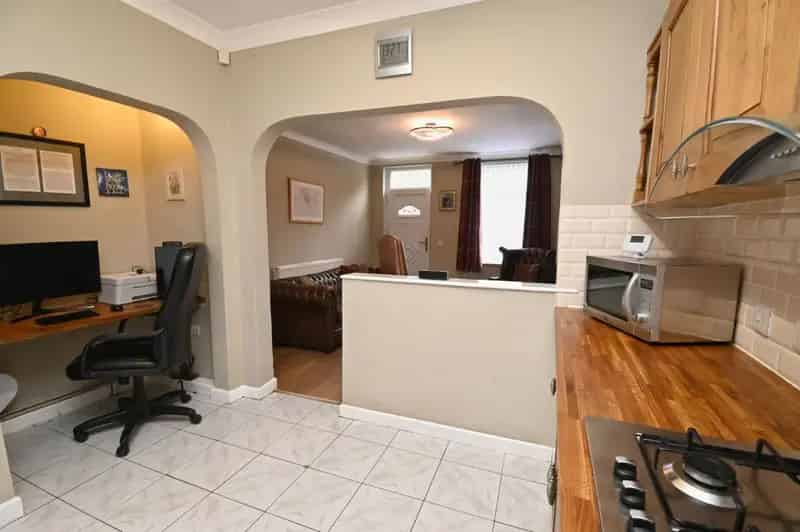 2 bed house for sale