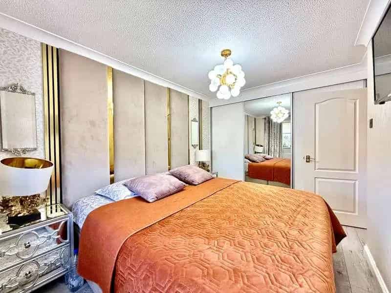 3 Bed House for Sale Near M4 Junction 28