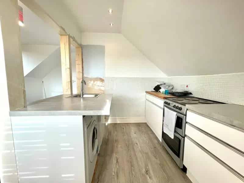 1 Bedroom Apartment Near Westbourne Village