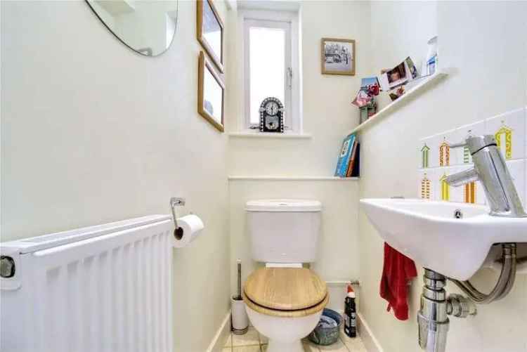2 Bed Period Home with Courtyard Garden for Sale